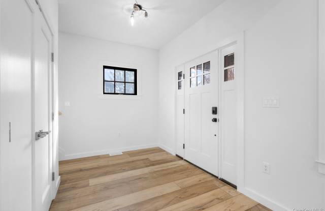 27 Choate Lane Gallery 3