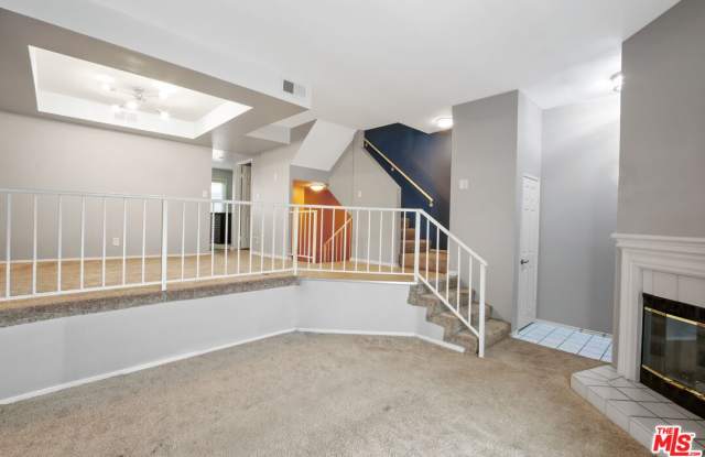 19950 SHERMAN WAY - 19950 Sherman Way, Los Angeles, CA 91306