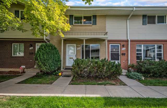 Spacious 2 bedroom home in the heart of Hampden South! PARKING AND STORAGE INCLUDED photos photos