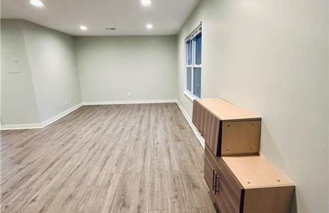 1258 CREEKSIDE Court SE Gallery 2