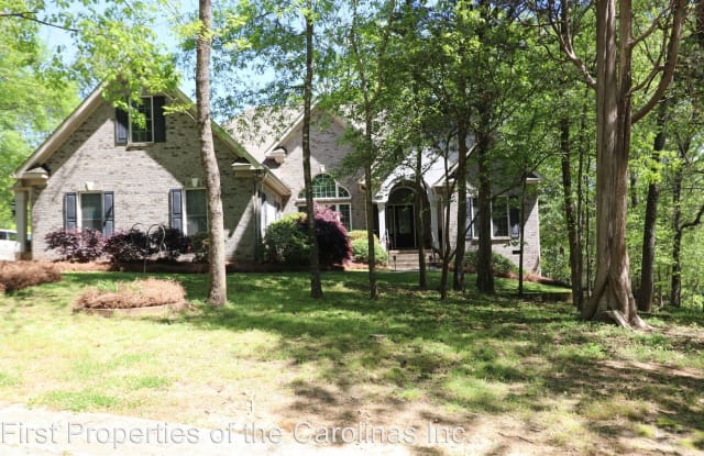 18 Oakwood Lane - 18 Oakwood Lane, Lake Wylie, SC 29710