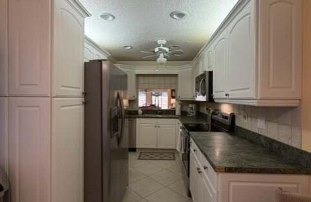 21638 CORONADO Avenue Gallery 2