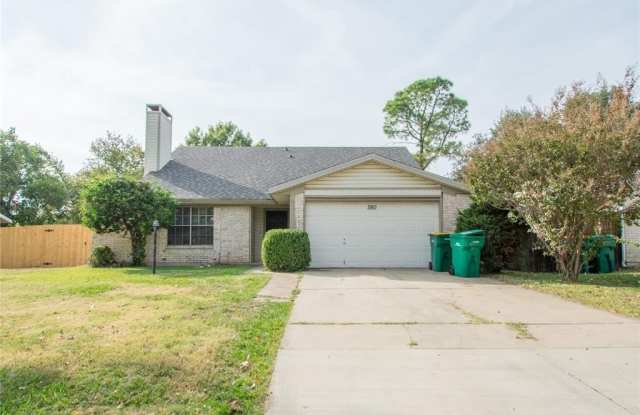580 Kent Drive - 580 Kent Drive, Lewisville, TX 75067