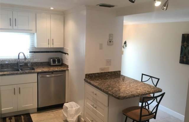 311 S Hollybrook Dr photos photos