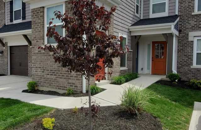 686 Daphne Way photos photos