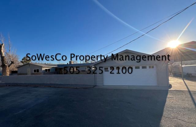 Large 3 Bedroom Home on East Side of Town photos photos