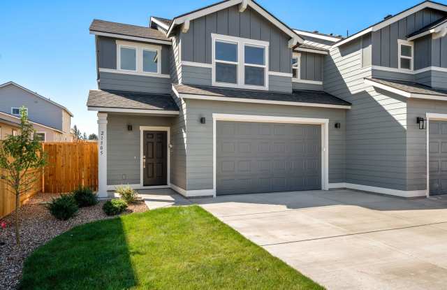 Brand-New Bend Townhome with Private Yard & Two-Car Garage photos photos