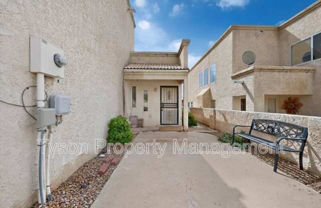 10008 Del Chaparral Ct NE Gallery 3