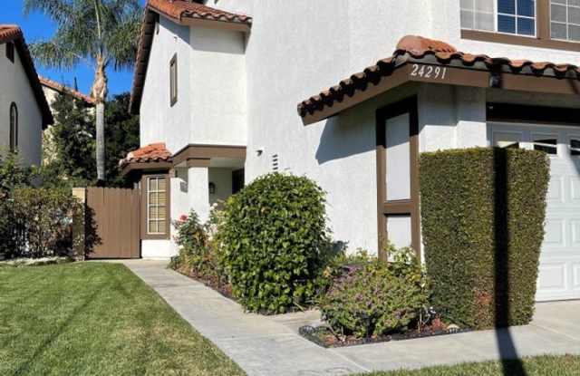 BEAUTIFUL 2 STORY HOME WITH HUGE MASTER BEDROOM photos photos
