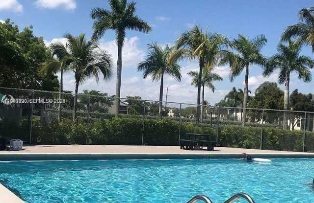 1200 N Liberty Ave photos photos