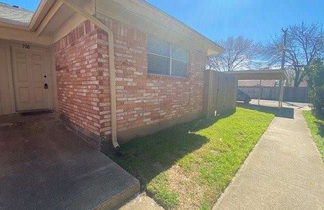 760 E Pecan Street - 760 E Pecan St, Hurst, TX 76053