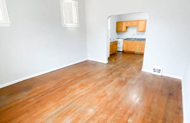 1 Bed/1 Bath! Hardwood floors! Gas included! Ask about our move-in special! - 4571 Adkins Avenue, St. Louis, MO 63116