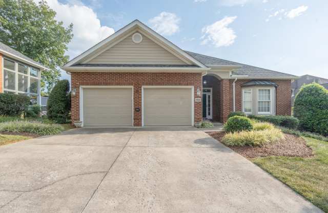 Beautiful 3-Bedroom, 3-Bath Home with Lake View Gallery 1