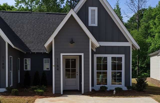 2 Bedroom Cottage in Fox Run Village! - 1180 Burrow Circle, Opelika, AL 36801