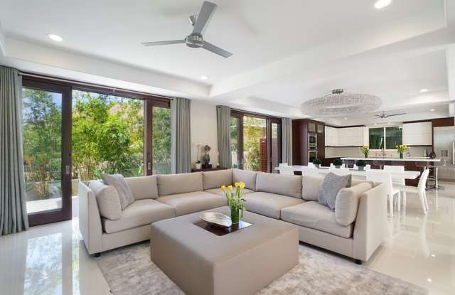 Diamond Head Villa: Luxury Gold Coast Retreat w/ Pool, Jacuzzi & Beach Access Gallery 3