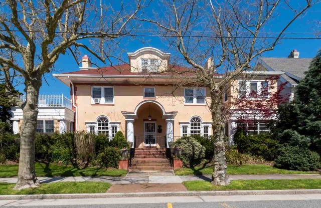 1 S Plaza Pl - 1 South Plaza Place, Atlantic City, NJ 08401