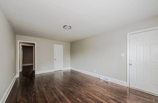 3429 Meredith Avenue Gallery 4