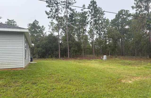 Corner lot - great location! Gallery 4
