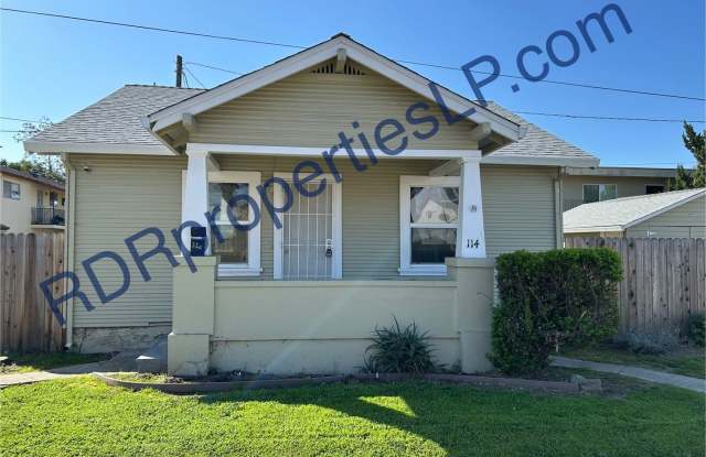 2 bedroom, 1 bath home in Lodi - 114 De Force Avenue, Lodi, CA 95240