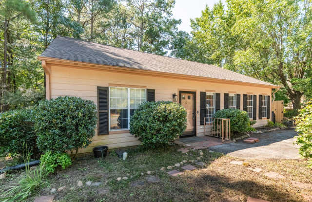 Colony Lake Chapel Hill Home Gallery 1