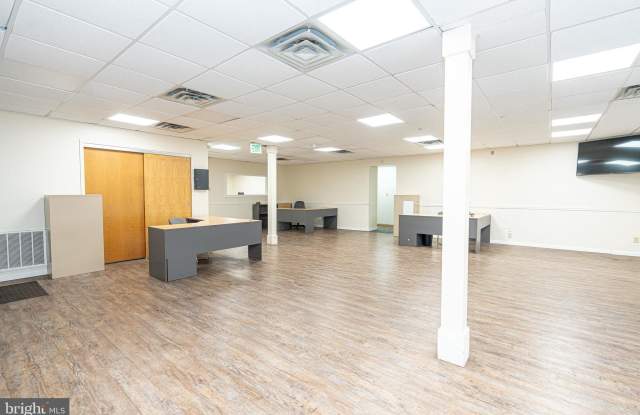 1325 S PHILADELPHIA Boulevard photos photos