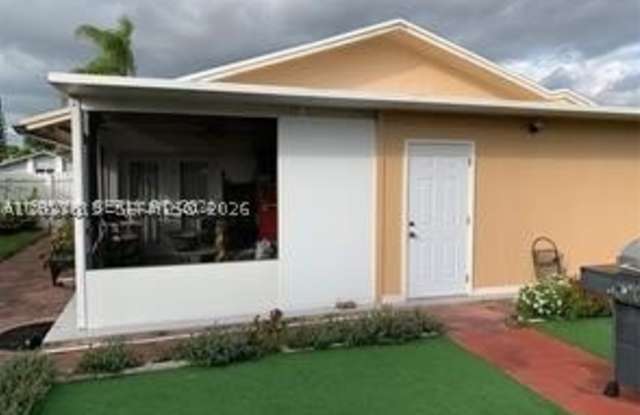 11882 SW 209th Ter Gallery 3