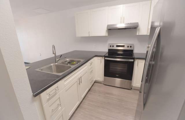 Townhomes at Pearlridge - Split Level 2 bed photos photos