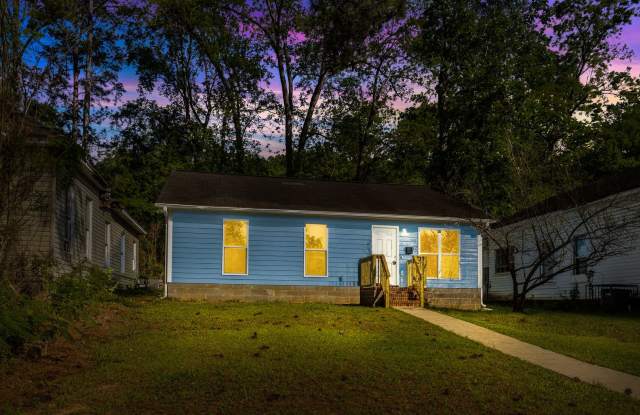 Beautifully Renovated 3 Bedroom 2 Bath Home Available now! photos photos