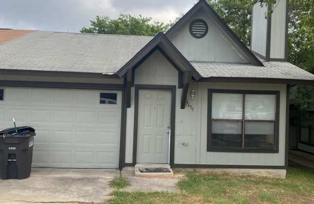 Cute 2/1 duplex with a garage photos photos Cute 2/1 duplex with a garage photos photos