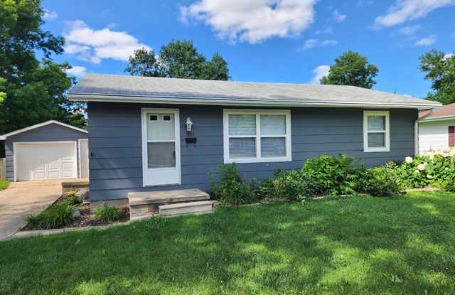 1302 Southwest Lynn Drive photos photos