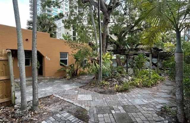 322 SW 7th Ave photos photos