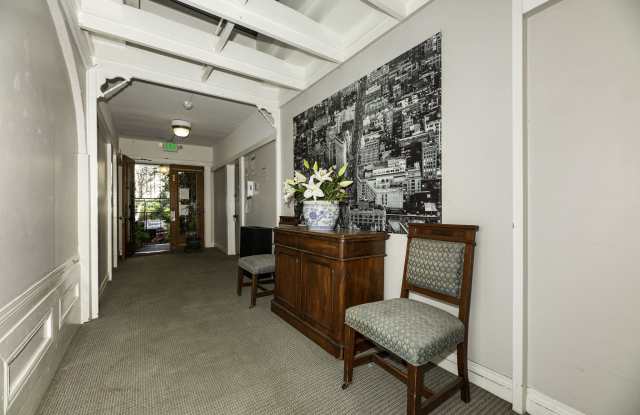 415 Buchanan Gallery 3