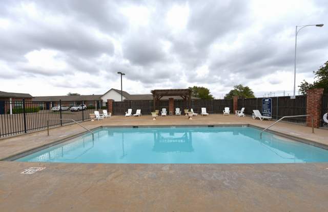 Chilton Village Apartments Gallery 1