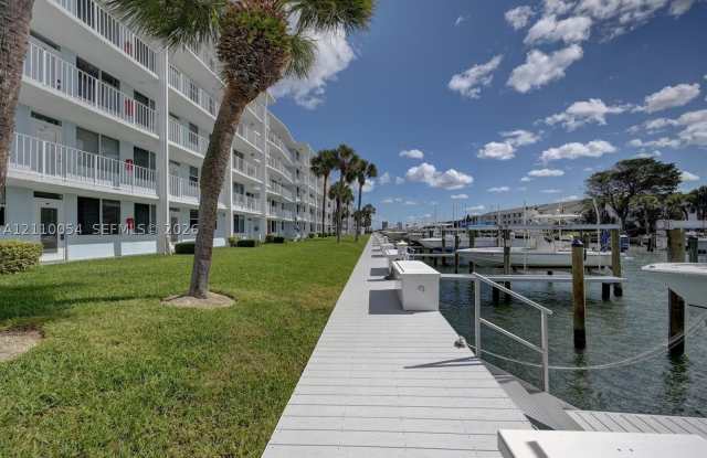 108 Paradise Harbour Blvd Gallery 1