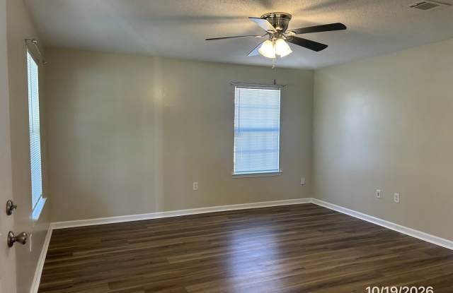 3BR/1.5BA Single Family Home in Gulfport.  Rent $1,220 Gallery 3