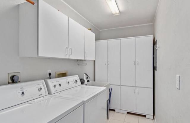 920 Collier Court Gallery 2