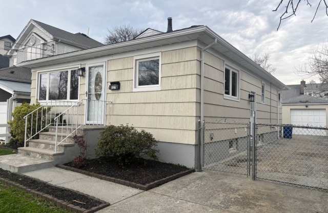 527 Willowbrook Road Gallery 3