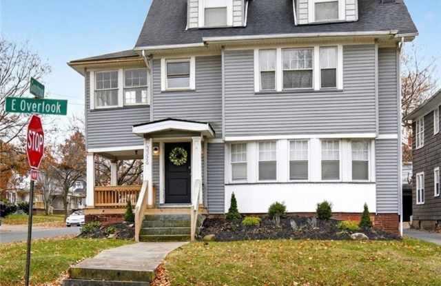 3326 E Overlook Road unit: 3 photos photos