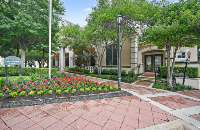 St. Moritz Apartments Gallery 2