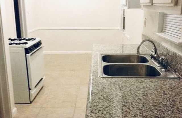 3438 W 78th St photos photos