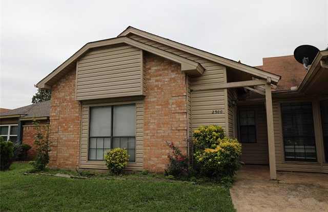 2500 Sunflower Drive - 2500 Sunflower Drive, Arlington, TX 76014
