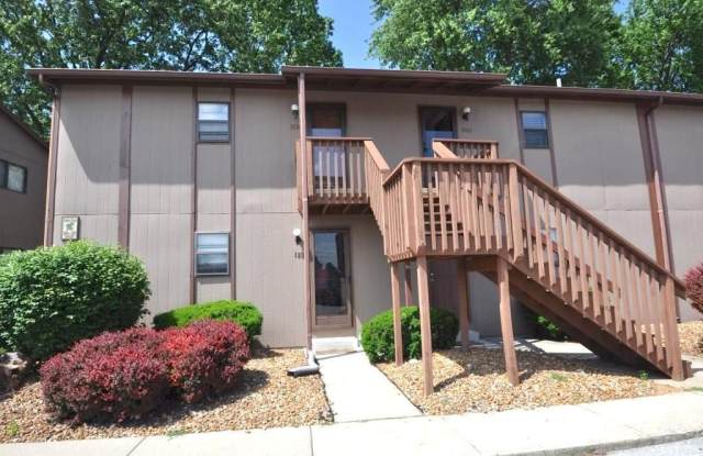 128 ASHLEY Drive - 128 Ashley Drive, Fairview Heights, IL 62208