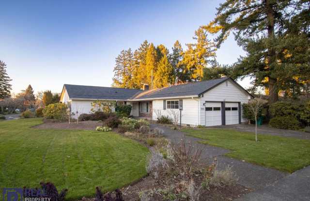 Charming 4 bedroom Rambler! photos photos Charming 4 bedroom Rambler! photos photos