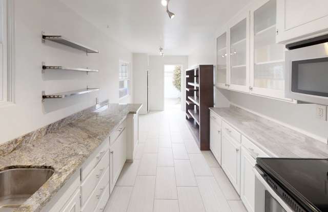 6118 Pembroke Drive Gallery 3