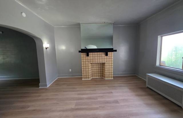 4-bedroom 1 bathroom house for rent in Carrick photos photos 4-bedroom 1 bathroom house for rent in Carrick photos photos
