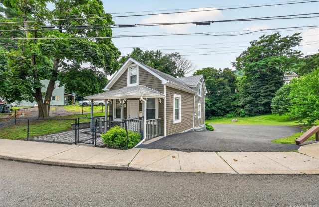 83 Mountain Avenue Gallery 2