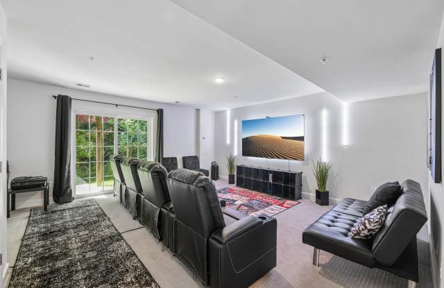 9123 Fox Stream Way Gallery 3
