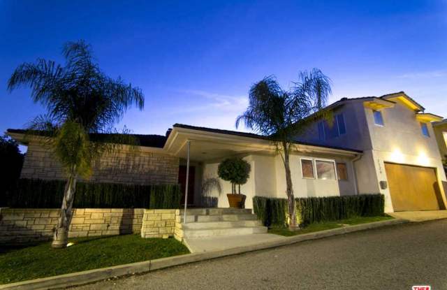 7126 MACAPA Drive - 7126 W Macapa Dr, Los Angeles, CA 90068