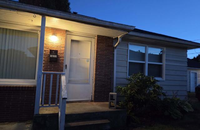 1017 17th Avenue photos photos