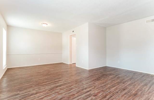 1316 Royal Oak Drive Gallery 3